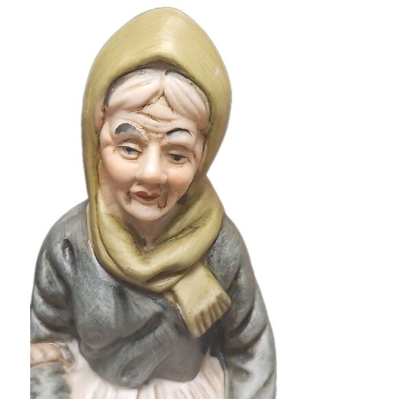Vintage 12" Porcelain Old Woman Grandma Head Scarf Basket - Picture 13 of 13